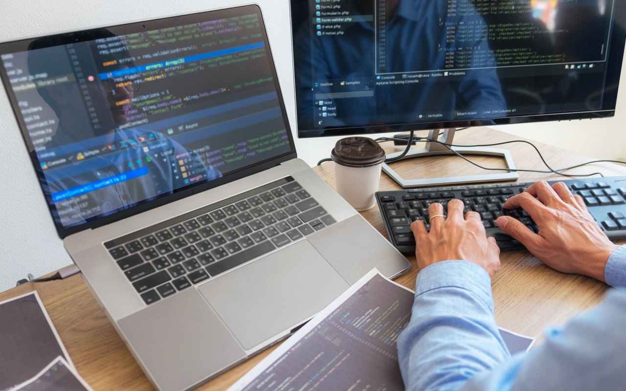 اهمیت دریافت وب سرویس ایران ایر برای آژانس‌های مسافرتی